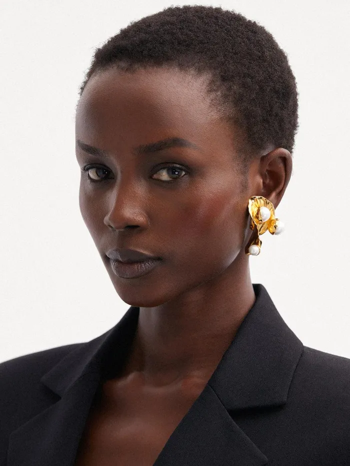 Abstract Leaf Pearl ClipOn Earrings Gold Women Oscar De La Renta Earrings