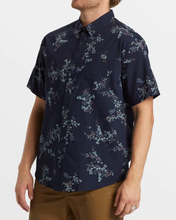 Billabong Sundays Mini Short Sleeve Shirt Dark Navy Mens Shirts Billabong Sundays Mini Short Sleeve Shirt Dark Navy Mens Shirts
