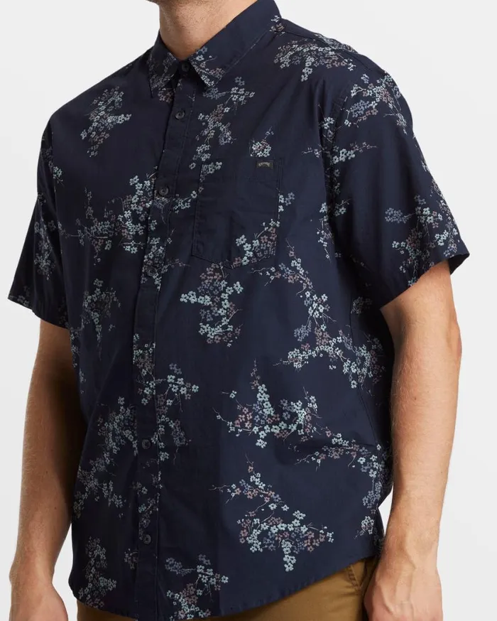 Billabong Sundays Mini Short Sleeve Shirt Dark Navy Mens Shirts Billabong Sundays Mini Short Sleeve Shirt Dark Navy Mens Shirts