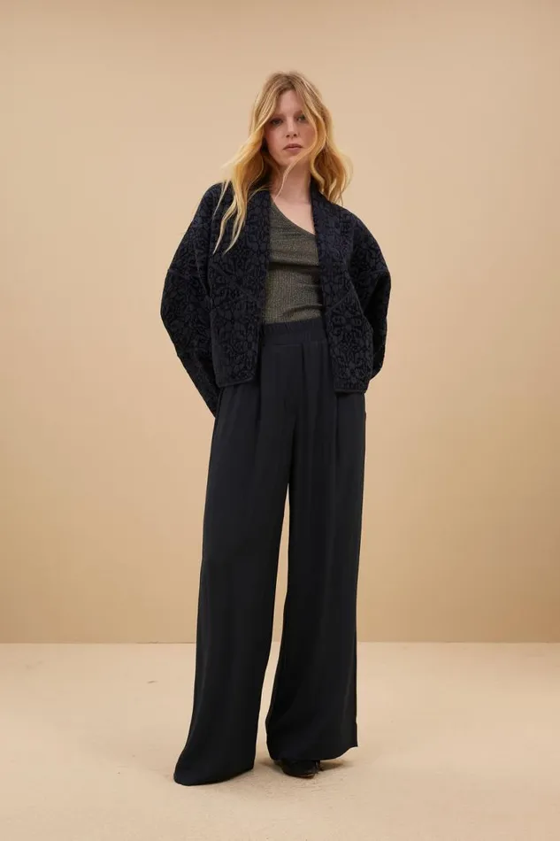 ByBar Jassen Vrouwelijk Flora Jacquard Jacket Midnight ByBar Jassen Vrouwelijk Flora Jacquard Jacket Midnight