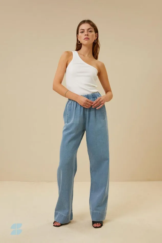 ByBar Tops and Shirts Vrouwelijk Charly One Shoulder Top Off White