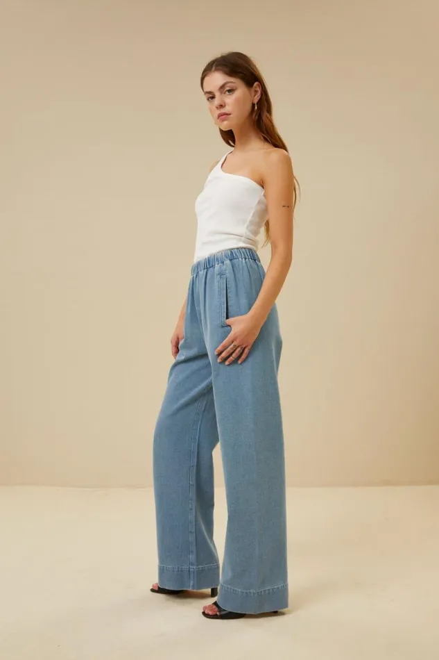 ByBar Tops and Shirts Vrouwelijk Charly One Shoulder Top Off White ByBar Tops and Shirts Vrouwelijk Charly One Shoulder Top Off White