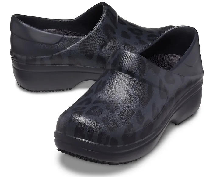 Clogs Women Neria Pro II Graphic Clog Black Leopard Crocs