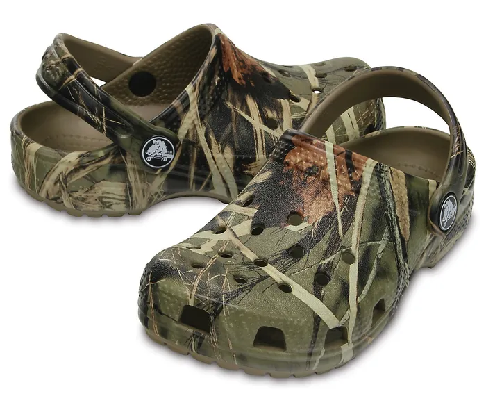 GirlsBoys Crocs Kids Classic Realtree Clog Khaki Clogs