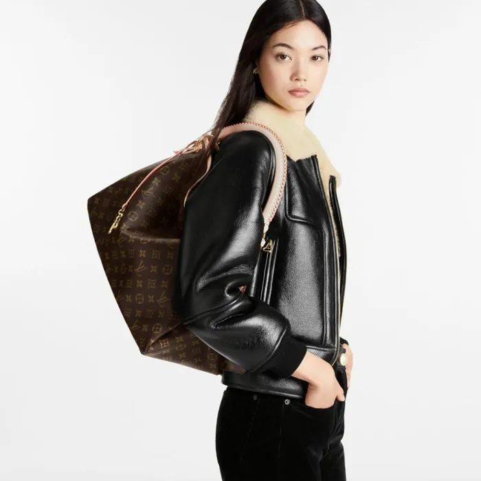 Louis Vuitton Artsy MM Monogram Canvas M44869 8211 Louis Vuitton Handbag Store Women Louis Vuitton Shoulder and Totes
