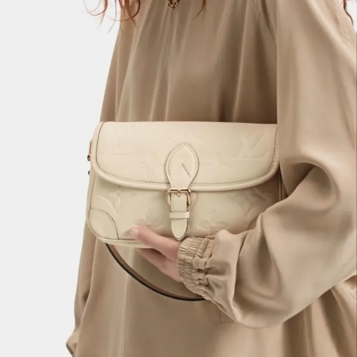 Louis Vuitton M46388 Diane Cream 8211 Louis Vuitton Handbag Store Women Louis Vuitton Diane Bag