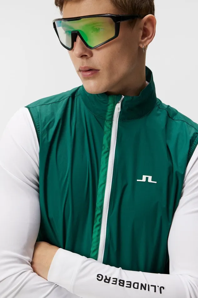 Men Ash Light Packable Vest Rain Forest JLindeberg Gilets Men Ash Light Packable Vest Rain Forest JLindeberg Gilets