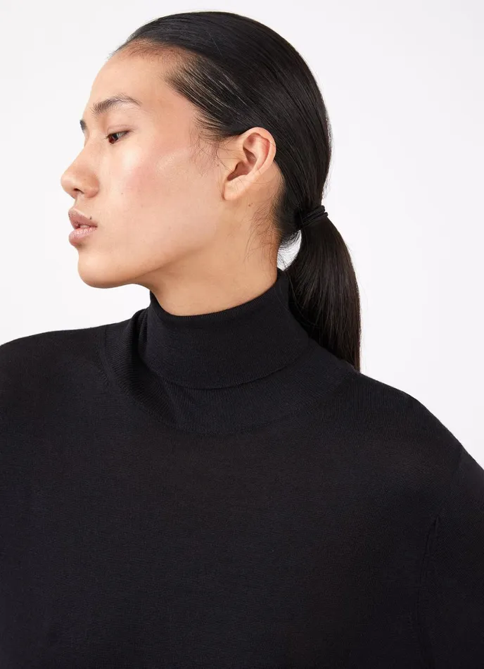 Merino Silk Roll Neck Jumper Black Women SUNSPEL Knitwear
