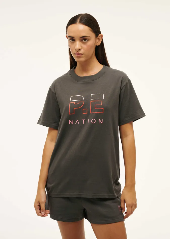 PE Nation Tees Women HEADS UP TEE IN GUNMETAL