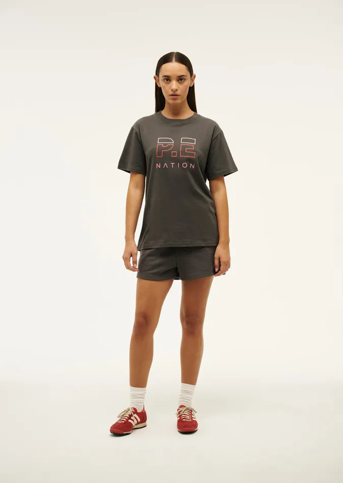 PE Nation Tees Women HEADS UP TEE IN GUNMETAL