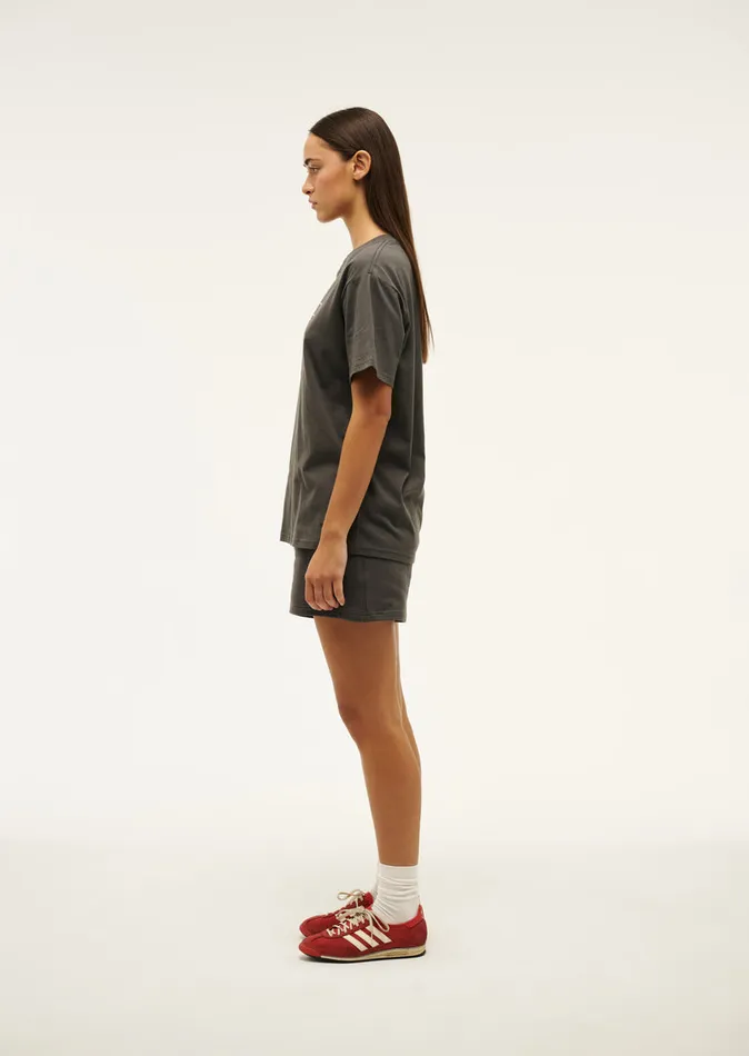 PE Nation Tees Women HEADS UP TEE IN GUNMETAL