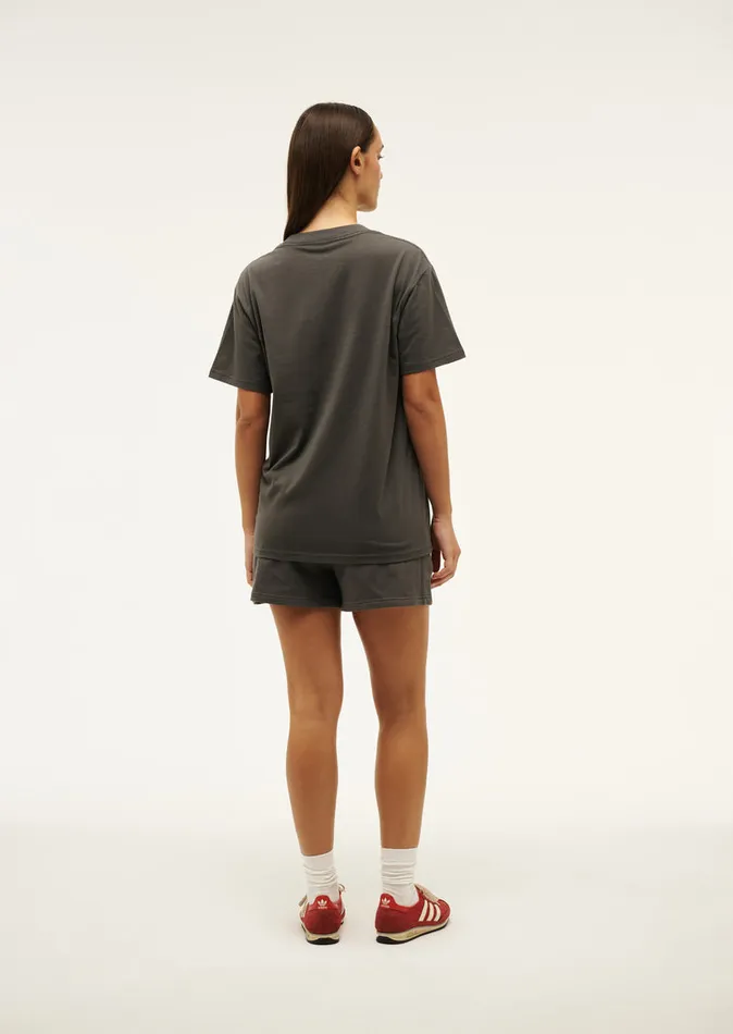 PE Nation Tees Women HEADS UP TEE IN GUNMETAL