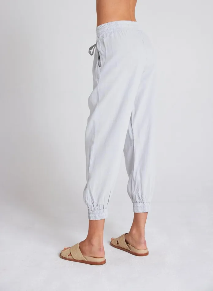 Pants Women Bella Dahl Easy Drawstring Jogger 8211 Foggy Sky Pants Women Bella Dahl Easy Drawstring Jogger 8211 Foggy Sky