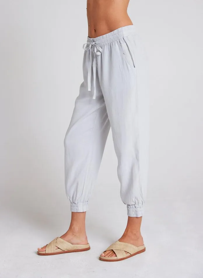 Pants Women Bella Dahl Easy Drawstring Jogger 8211 Foggy Sky Pants Women Bella Dahl Easy Drawstring Jogger 8211 Foggy Sky