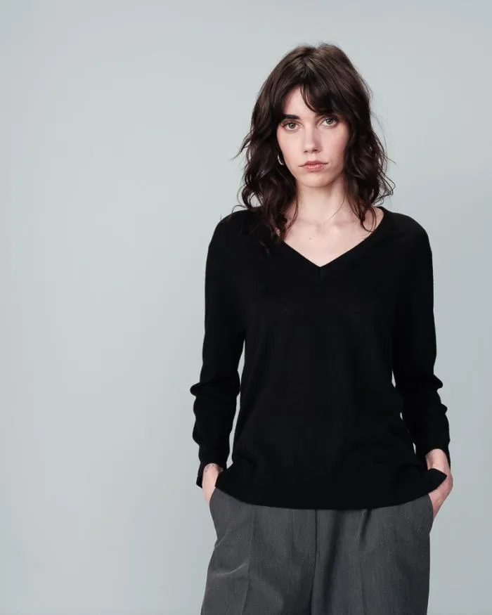 PULL NOIR NAIVE Shop Grace and Mila Plain Jumpers