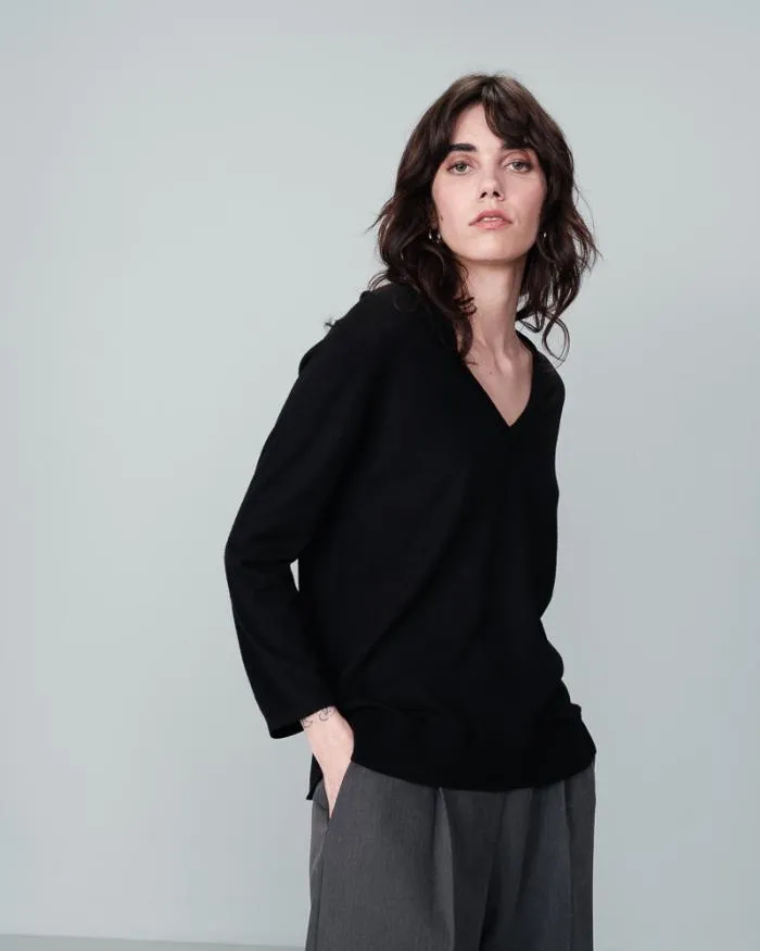 PULL NOIR NAIVE Shop Grace and Mila Plain Jumpers