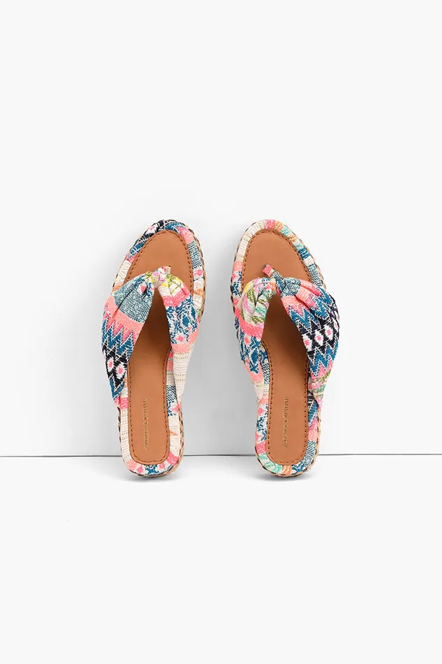 Sandals America and Beyond Women Daphne Flatform Thong Sandals