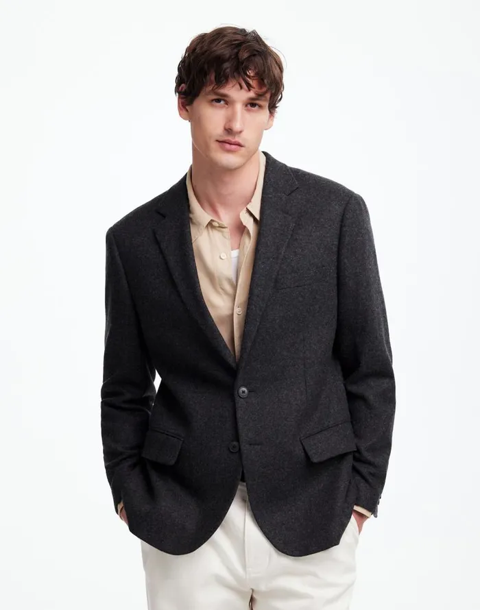 Suiting Men Madewell The Roebling TwoButton Blazer In Italian Fabric Hthr Charcoal Suiting Men Madewell The Roebling TwoButton Blazer In Italian Fabric Hthr Charcoal