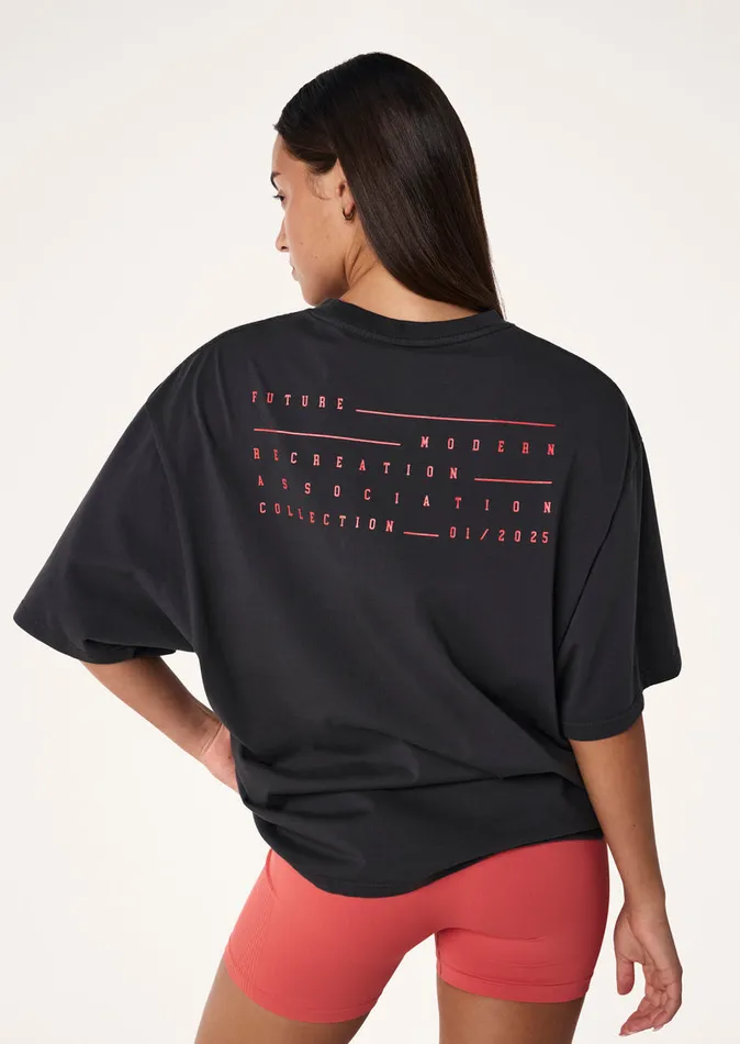 Tees PE Nation Women PLAYFIELD TEE IN WASHED BLACK