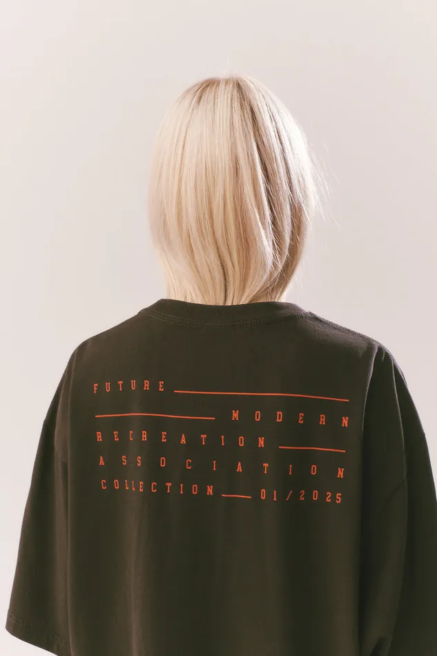 Tees PE Nation Women PLAYFIELD TEE IN WASHED BLACK