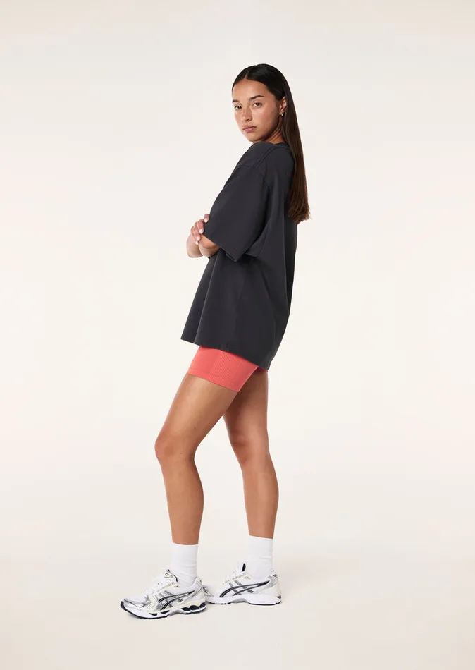 Tees PE Nation Women PLAYFIELD TEE IN WASHED BLACK