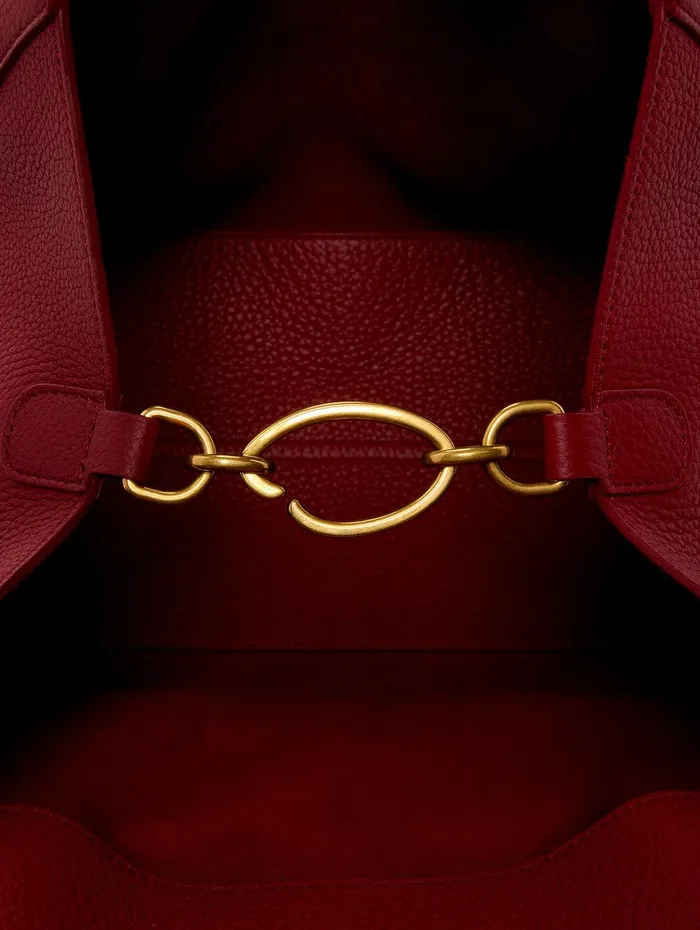 The Topaz Scarlet Women Oscar De La Renta Handbags The Topaz Scarlet Women Oscar De La Renta Handbags