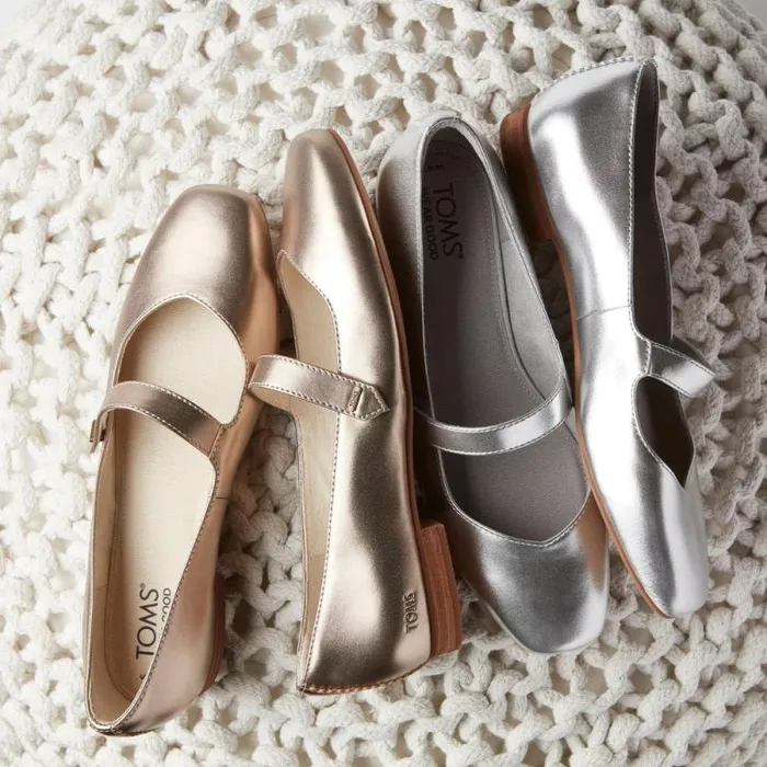Toms Flats and Loafers Bianca Flat Silver Metallic Leather 8211 Women
