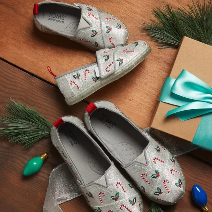Toms TOMS Classics Alpargata Kids Shoe Silver Shimmer Embroidered Candy Canes 8211 WomenKids
