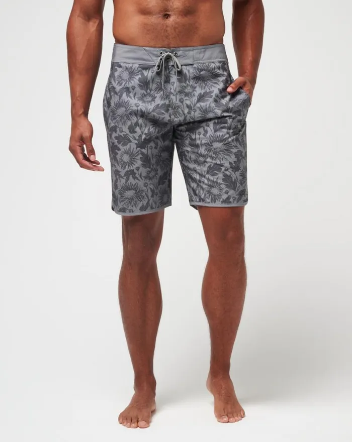 TravisMathew GREEN BOTTLES BOARDSHORT Heather Grey Men Shorts