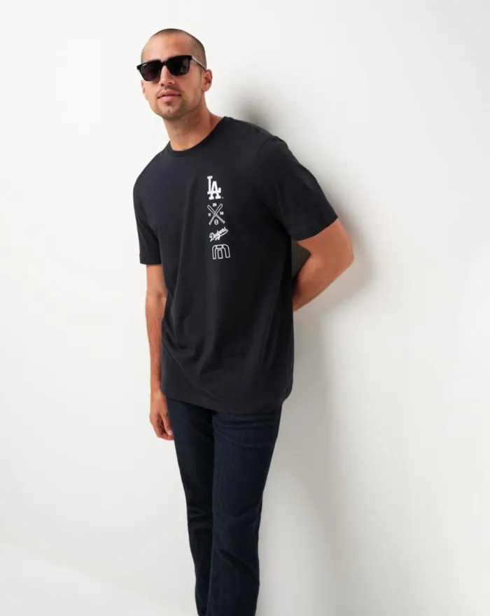 TravisMathew LOS ANGELES DODGERS SUNSET SLAM TEE Black Men Tees TravisMathew LOS ANGELES DODGERS SUNSET SLAM TEE Black Men Tees