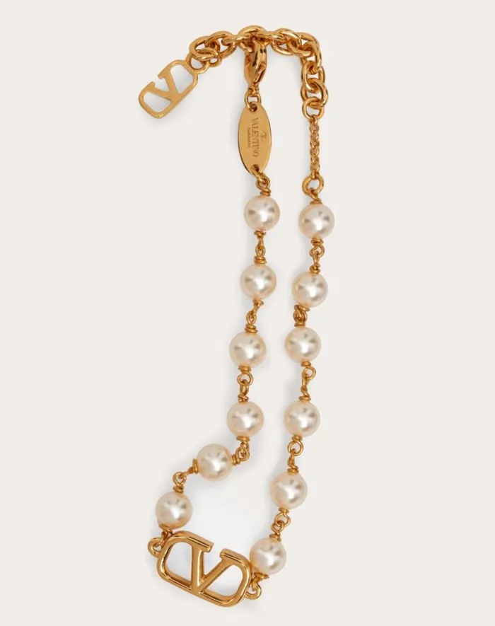 Valentino Jewelry Woman Vlogo Signature Bracelet With Pearls For Woman In Gold Gold Valentino Jewelry Woman Vlogo Signature Bracelet With Pearls For Woman In Gold Gold