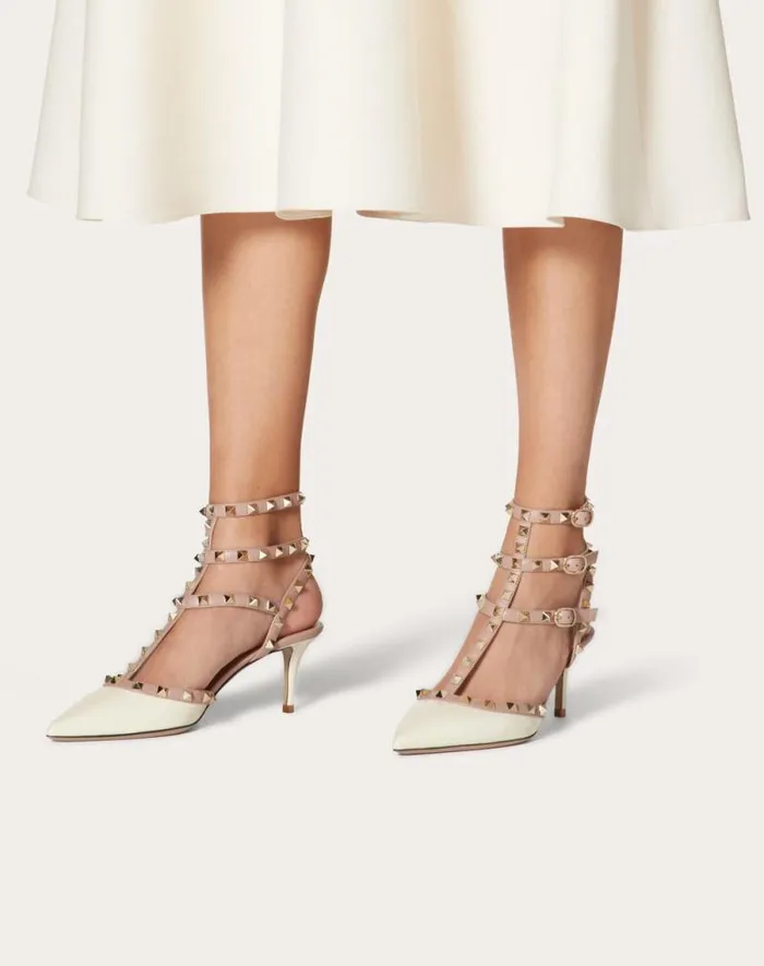 Valentino Pumps Woman Rockstud Caged Pump 65mm For Woman In Poudre Poudre Valentino Pumps Woman Rockstud Caged Pump 65mm For Woman In Poudre Poudre