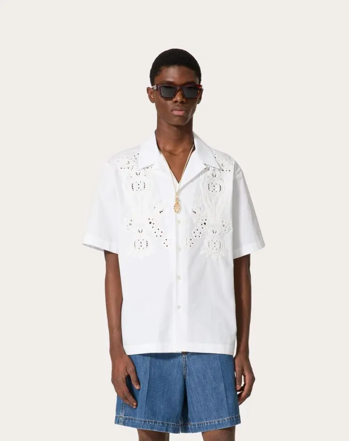 Valentino Shirts Man Bowling Shirt In Cotton Poplin With Pomegranate Embroidery For Man In White White Valentino Shirts Man Bowling Shirt In Cotton Poplin With Pomegranate Embroidery For Man In White White