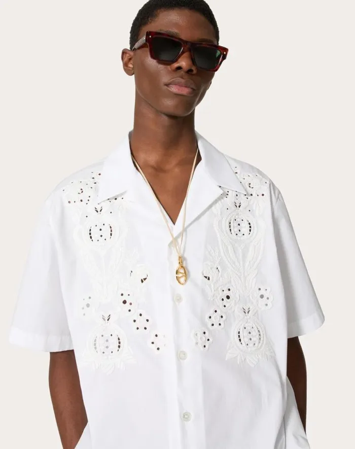 Valentino Shirts Man Bowling Shirt In Cotton Poplin With Pomegranate Embroidery For Man In White White Valentino Shirts Man Bowling Shirt In Cotton Poplin With Pomegranate Embroidery For Man In White White
