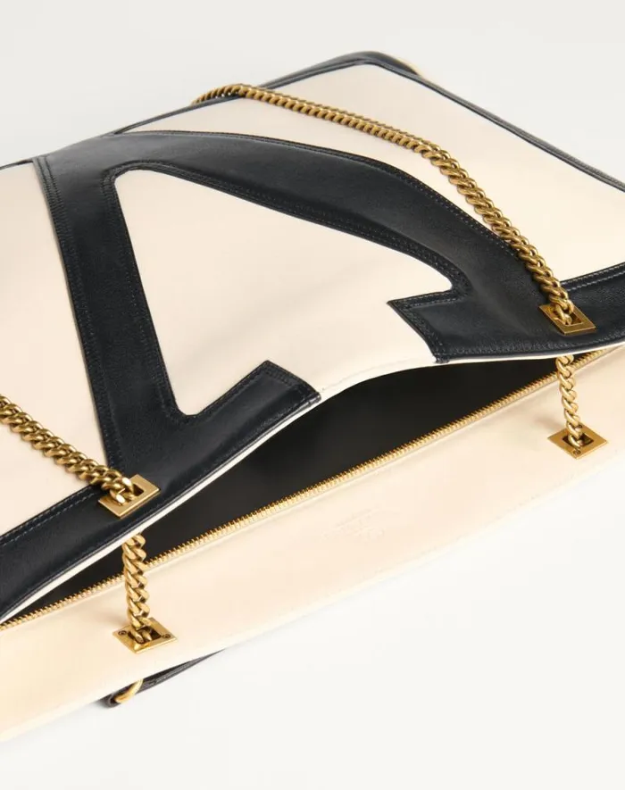 Valentino Shoulder Bags WomanMan Valentino Garavani Viva Superstar Nappa Leather Shopper For Woman In Ivoryblack Ivoryblack