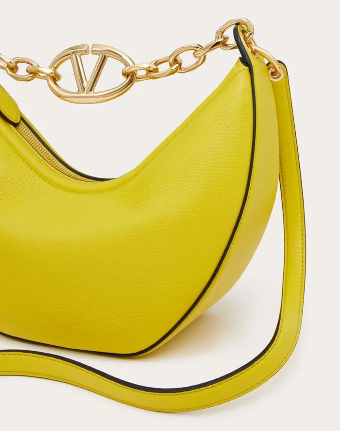 Valentino Shoulder Bags Woman Small Vlogo Moon Hobo Bag In Grainy Calfskin With Chain For Woman In Ivory Ivory Valentino Shoulder Bags Woman Small Vlogo Moon Hobo Bag In Grainy Calfskin With Chain For Woman In Ivory Ivory
