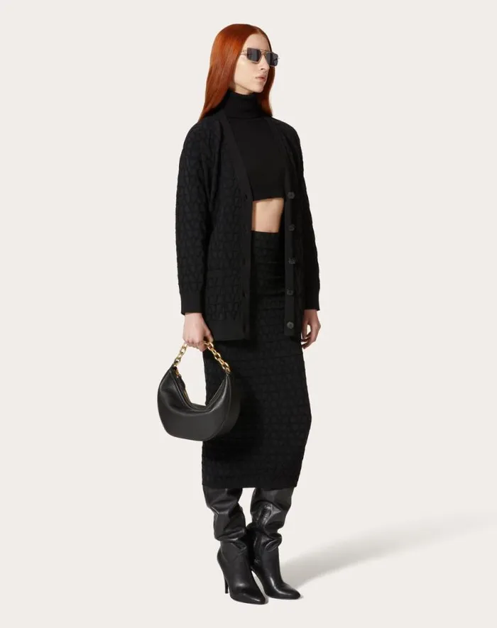 Valentino Shoulder Bags Woman Small Vlogo Moon Hobo Bag In Grainy Calfskin With Chain For Woman In Ivory Ivory Valentino Shoulder Bags Woman Small Vlogo Moon Hobo Bag In Grainy Calfskin With Chain For Woman In Ivory Ivory