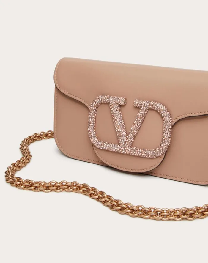 Valentino Shoulder Bags Woman Valentino Garavani Loc Small Shoulder Bag With Jewel Logo For Woman In Rose Cannelle Rose Cannelle Valentino Shoulder Bags Woman Valentino Garavani Loc Small Shoulder Bag With Jewel Logo For Woman In Rose Cannelle Rose Cannelle