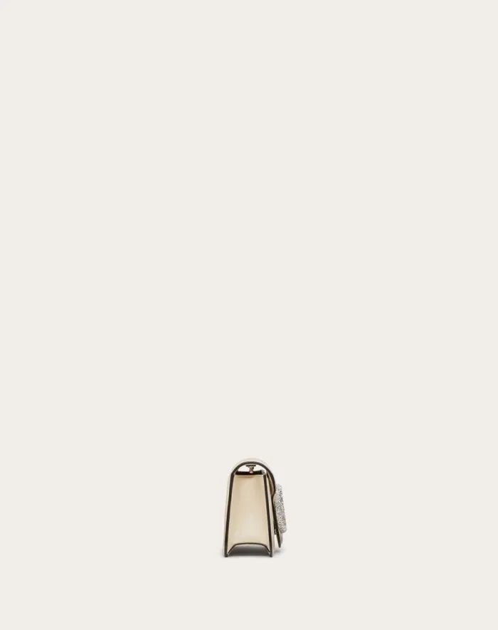 Valentino Shoulder Bags Woman Valentino Garavani Loc Small Shoulder Bag With Jewel Logo For Woman In Rose Cannelle Rose Cannelle Valentino Shoulder Bags Woman Valentino Garavani Loc Small Shoulder Bag With Jewel Logo For Woman In Rose Cannelle Rose Cannelle