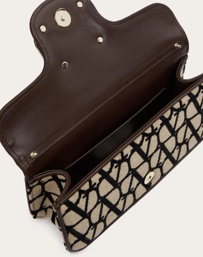 Valentino Shoulder Bags Woman Valentino Garavani Loc Toile Iconographe Shoulder Bag For Woman In Beigeblack Beigeblack Valentino Shoulder Bags Woman Valentino Garavani Loc Toile Iconographe Shoulder Bag For Woman In Beigeblack Beigeblack