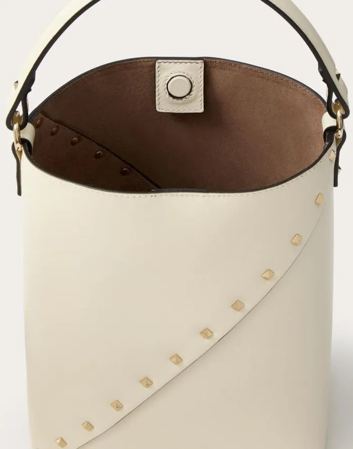 Valentino Shoulder Bags Woman Valentino Garavani Valentino Garavani Rockstud Wispy Calfskin Bucket Bag For Woman In Ivory Ivory