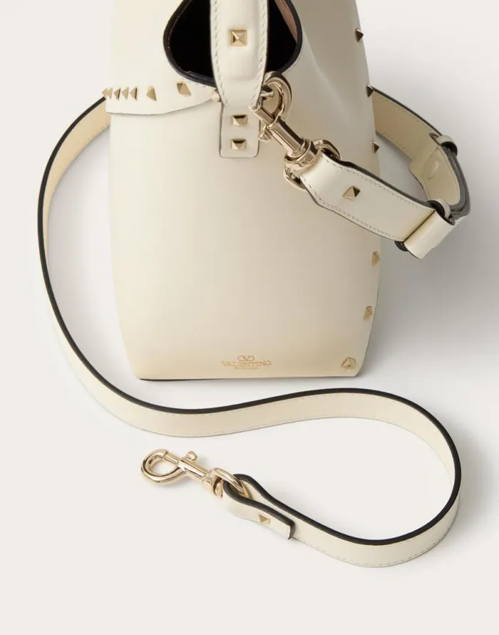 Valentino Shoulder Bags Woman Valentino Garavani Valentino Garavani Rockstud Wispy Calfskin Bucket Bag For Woman In Ivory Ivory
