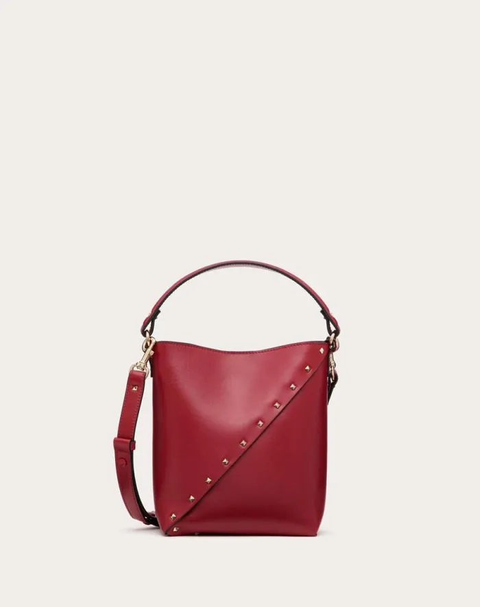 Valentino Shoulder Bags Woman Valentino Garavani Valentino Garavani Rockstud Wispy Calfskin Bucket Bag For Woman In Ivory Ivory