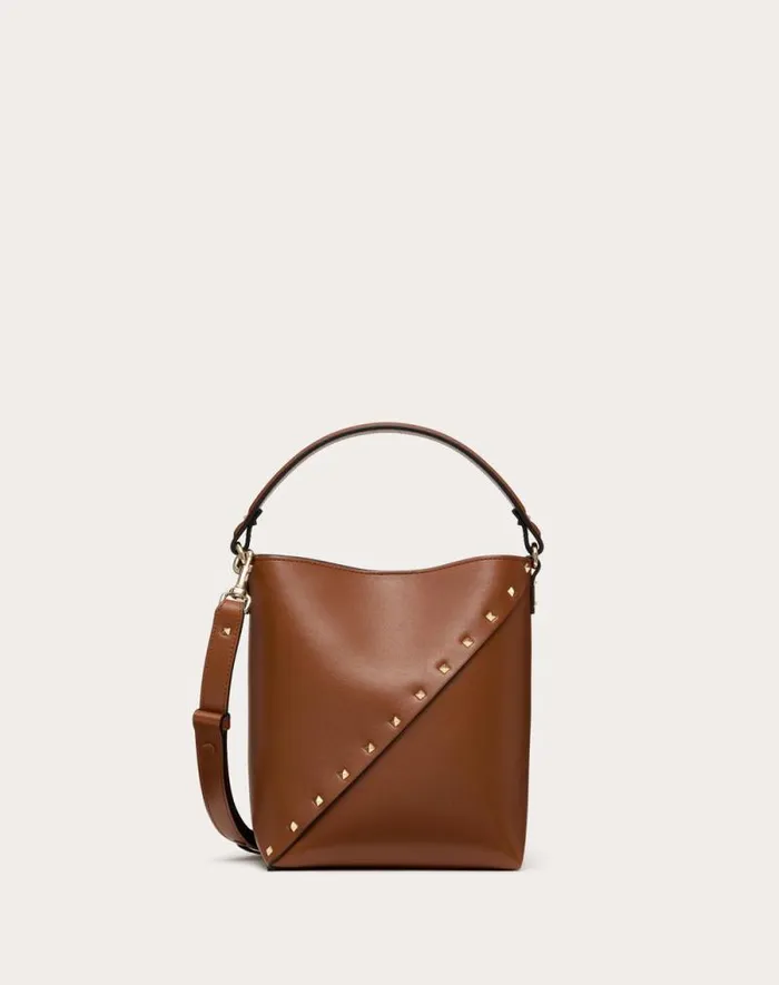 Valentino Shoulder Bags Woman Valentino Garavani Valentino Garavani Rockstud Wispy Calfskin Bucket Bag For Woman In Tobacco Tobacco Valentino Shoulder Bags Woman Valentino Garavani Valentino Garavani Rockstud Wispy Calfskin Bucket Bag For Woman In Tobacco Tobacco