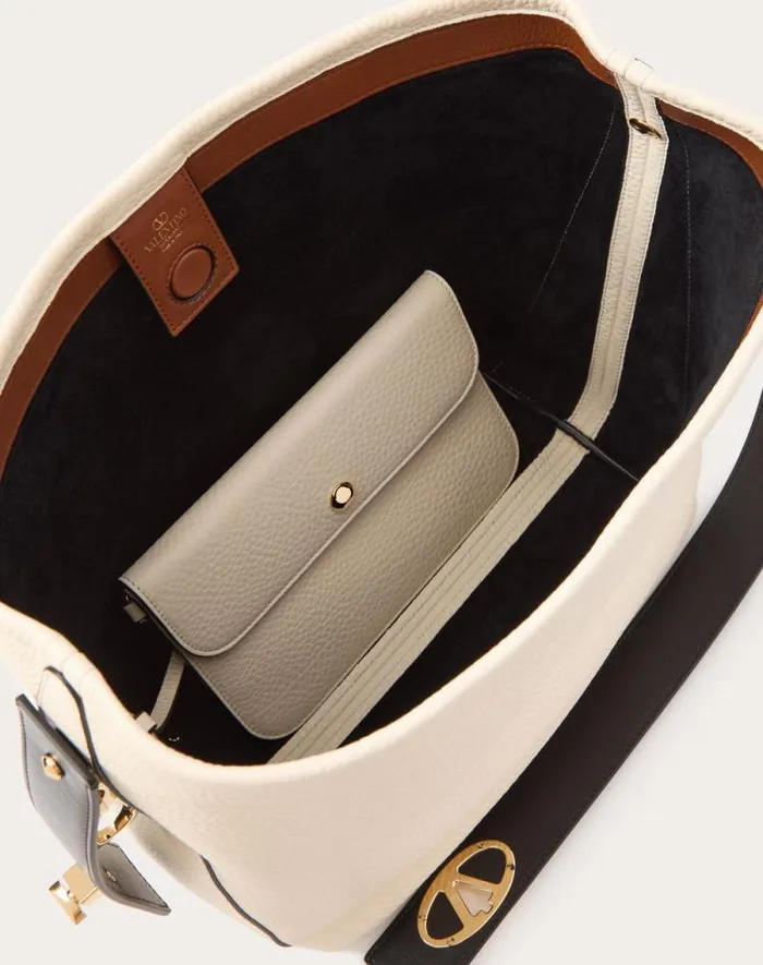 Valentino Totes Woman Valentino Garavani Locker Shopping Bag In Nappa For Woman In Ivory Ivory