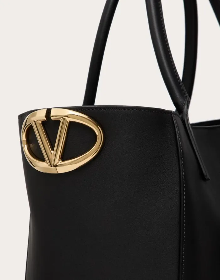 Valentino Totes Woman Vlogo Side Shopping Bag In Nappa Calfskin For Woman In Tobacco Tobacco Valentino Totes Woman Vlogo Side Shopping Bag In Nappa Calfskin For Woman In Tobacco Tobacco