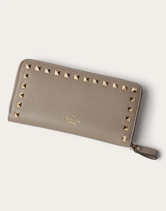 Valentino Wallets And Small Leather Goods Woman Rockstud Grainy Calfskin Zippered Wallet For Woman In Black Black Valentino Wallets And Small Leather Goods Woman Rockstud Grainy Calfskin Zippered Wallet For Woman In Black Black