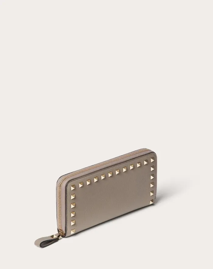 Valentino Wallets And Small Leather Goods Woman Rockstud Grainy Calfskin Zippered Wallet For Woman In Black Black Valentino Wallets And Small Leather Goods Woman Rockstud Grainy Calfskin Zippered Wallet For Woman In Black Black