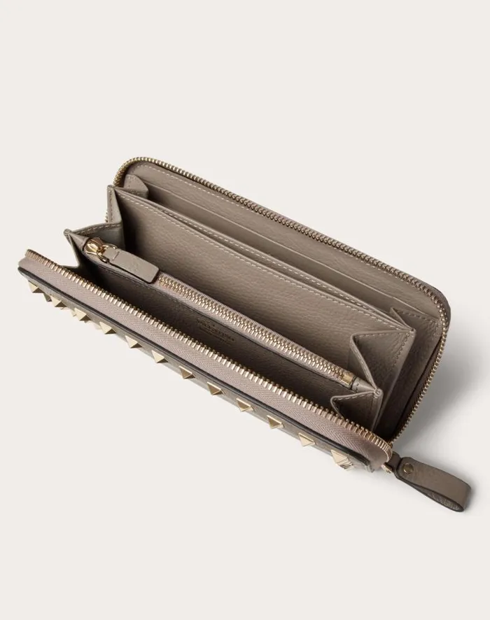 Valentino Wallets And Small Leather Goods Woman Rockstud Grainy Calfskin Zippered Wallet For Woman In Black Black Valentino Wallets And Small Leather Goods Woman Rockstud Grainy Calfskin Zippered Wallet For Woman In Black Black