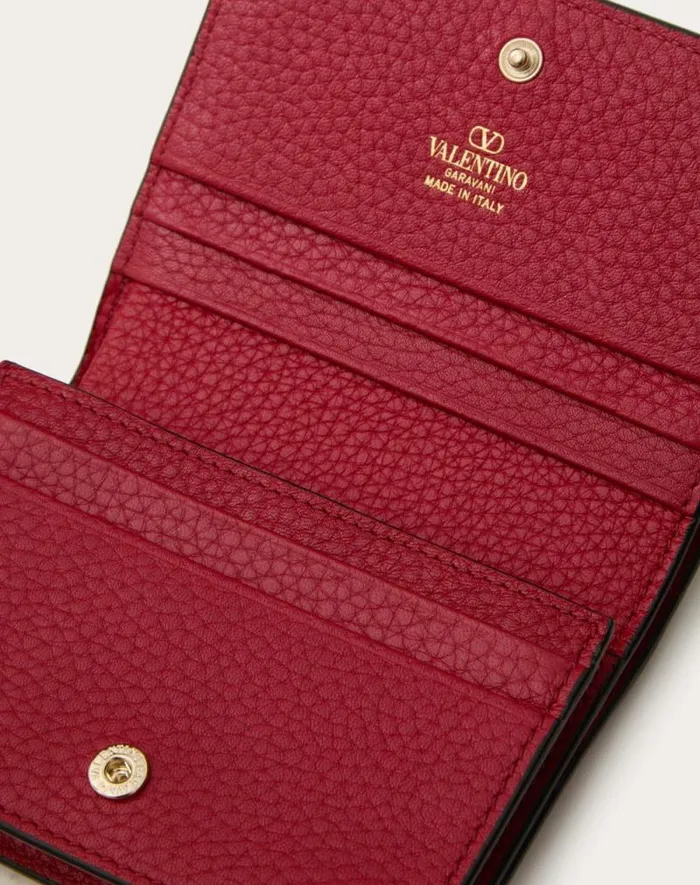 Valentino Wallets And Small Leather Goods Woman Small Rockstud Grainy Calfskin Wallet For Woman In Rosso Valentino Rosso Valentino Valentino Wallets And Small Leather Goods Woman Small Rockstud Grainy Calfskin Wallet For Woman In Rosso Valentino Rosso Valentino